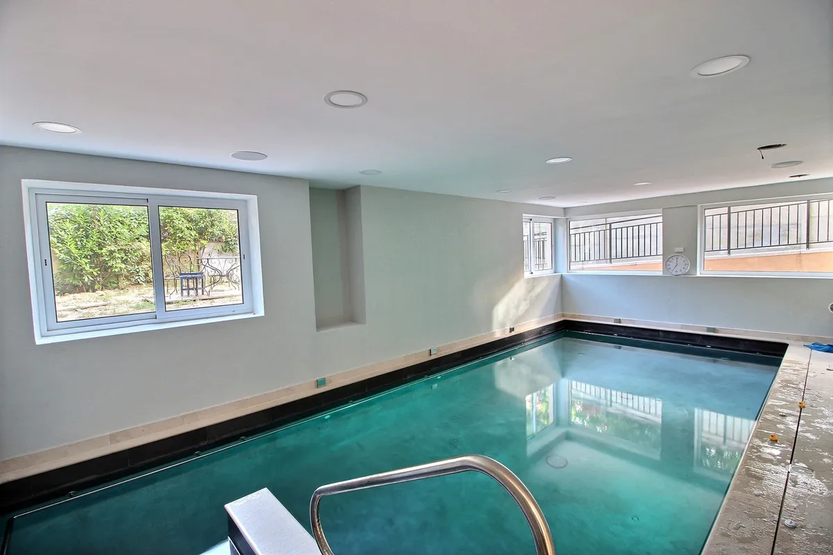 Bassin de balneotherapie chauffe au cabinet Kineau Le Perreux-sur-Marne